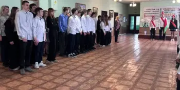 Торжественная линейка, посвящённая окончанию 3 четверти