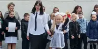 Торжественная линейка, посвящённая празднику последнего звонка